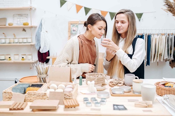 Gen Z chọn mỹ phẩm theo giá hay giá trị