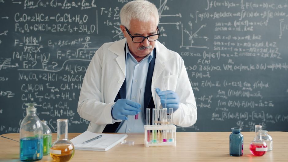 Dây chuyền và phòng Lab hiện đại hỗ trợ nghiên cứu dịch vụ gia công mỹ phẩm giá rẻ chất lượng.
